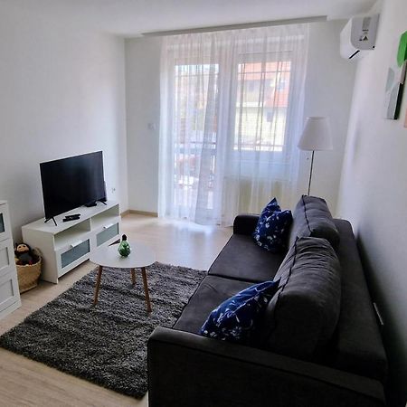 Cili Apartman Eger Apartment Екстериор снимка