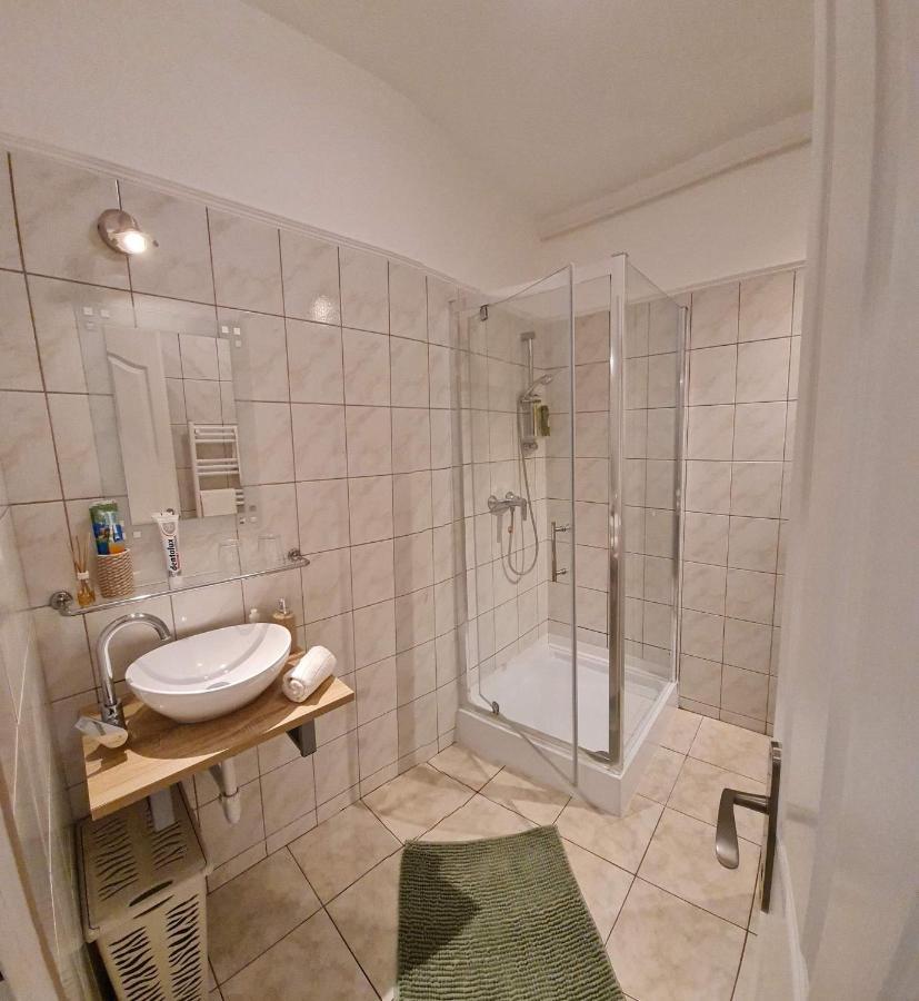 Cili Apartman Eger Apartment Екстериор снимка